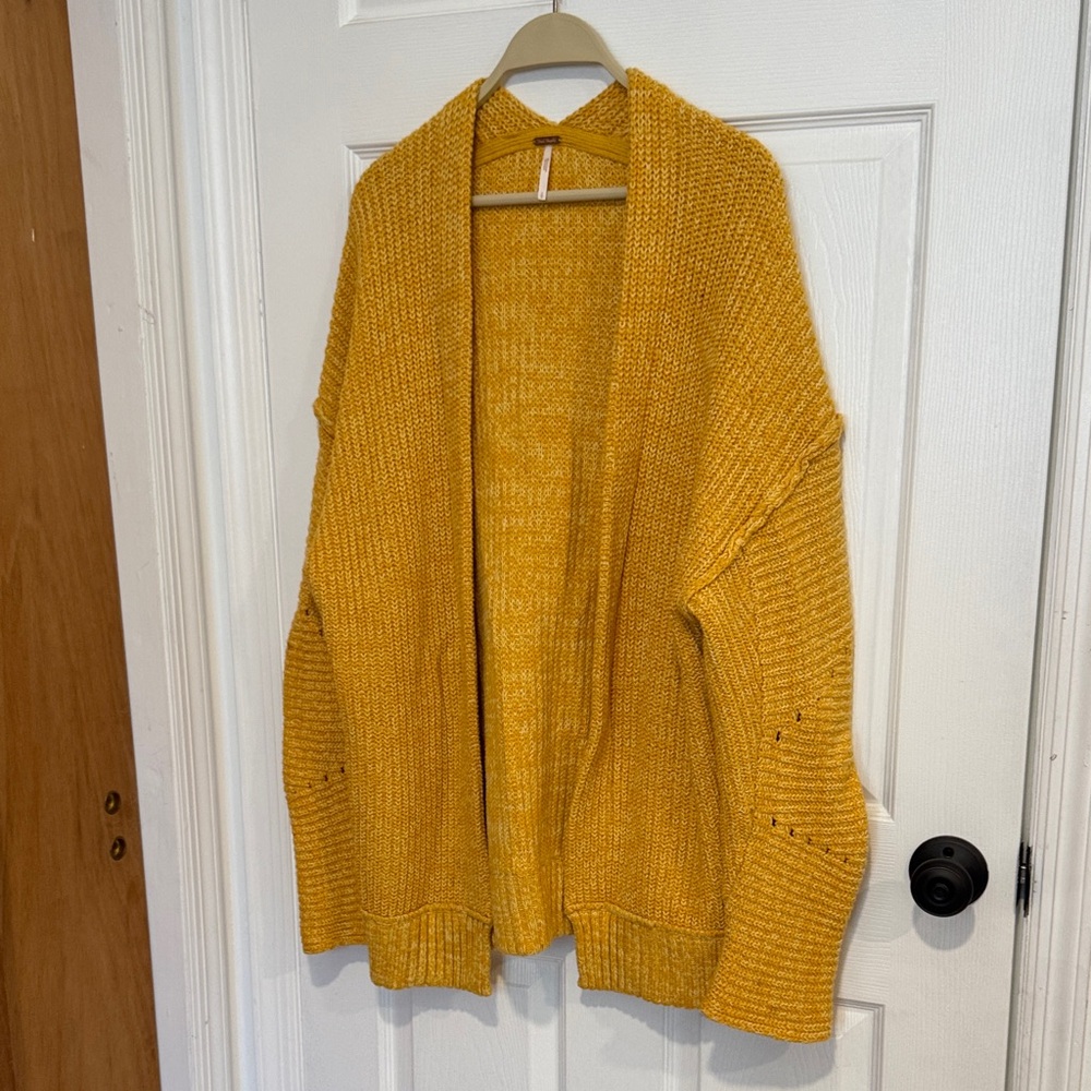 FREE PEOPLE Open-Front Chunky Knit Cardigan in Mustard